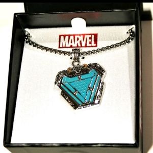 Marvel Comics Iron Man Glow In Dark Arc Reactor Necklace Box New NOS